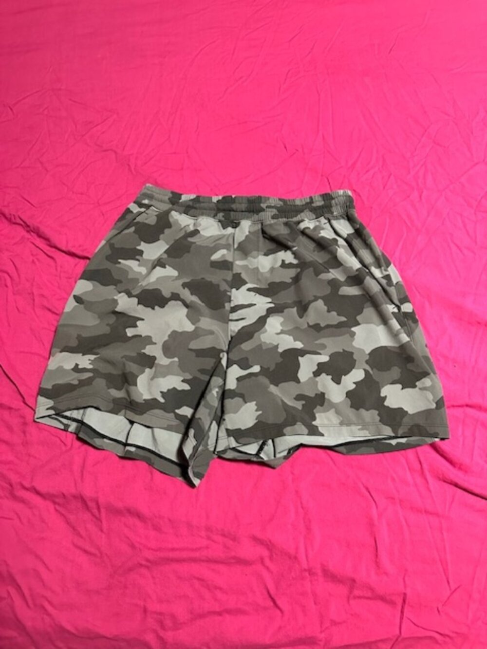 Lululemon medium sized mens shorts
